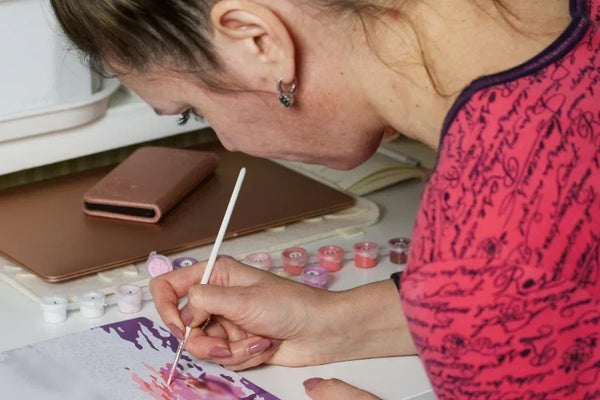 Canvas painting techniques for creating detailed artwork 